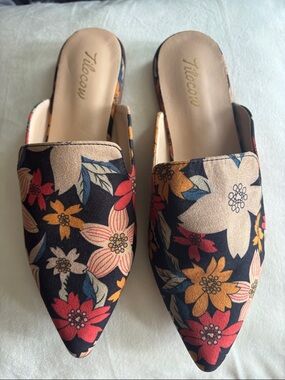 Floral Pointed Slip-On Mules in Black Multi